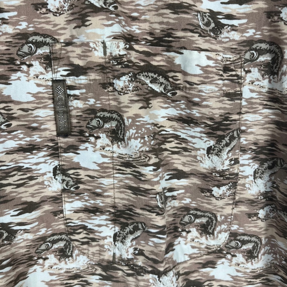 Columbia Button Down Shirt Mens XL Brown Bass Fish Print Camo Short Sleeve - Picture 4 of 7